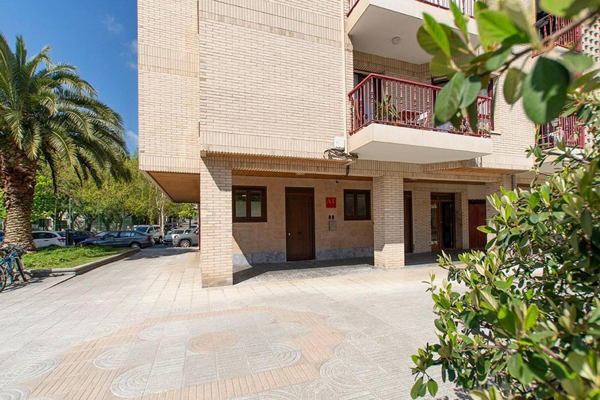 Apartamentos Lurralde 자라우츠 외부 사진