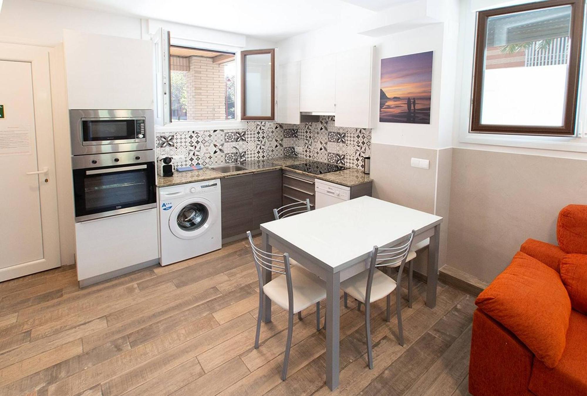 Apartamentos Lurralde 자라우츠 외부 사진